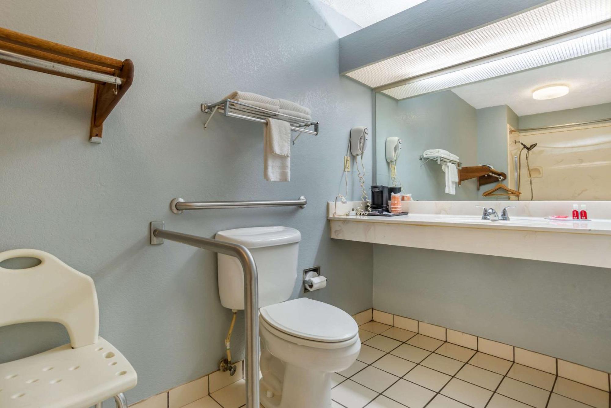 Econo Lodge Inn & Suites Philadelphia Ngoại thất bức ảnh
