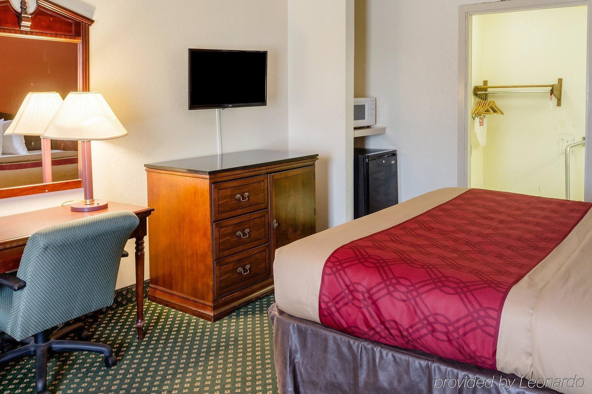 Econo Lodge Inn & Suites Philadelphia Ngoại thất bức ảnh